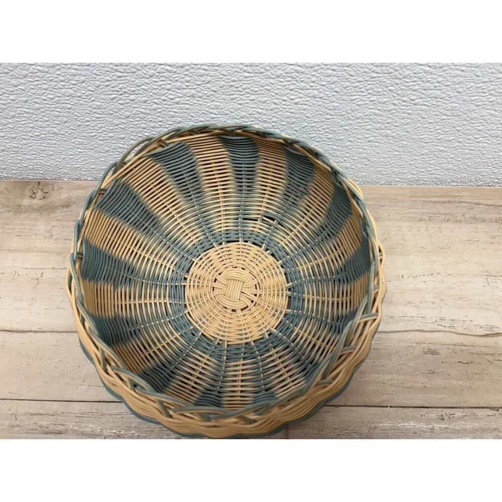 Vtg Handwoven Round Basket 7
